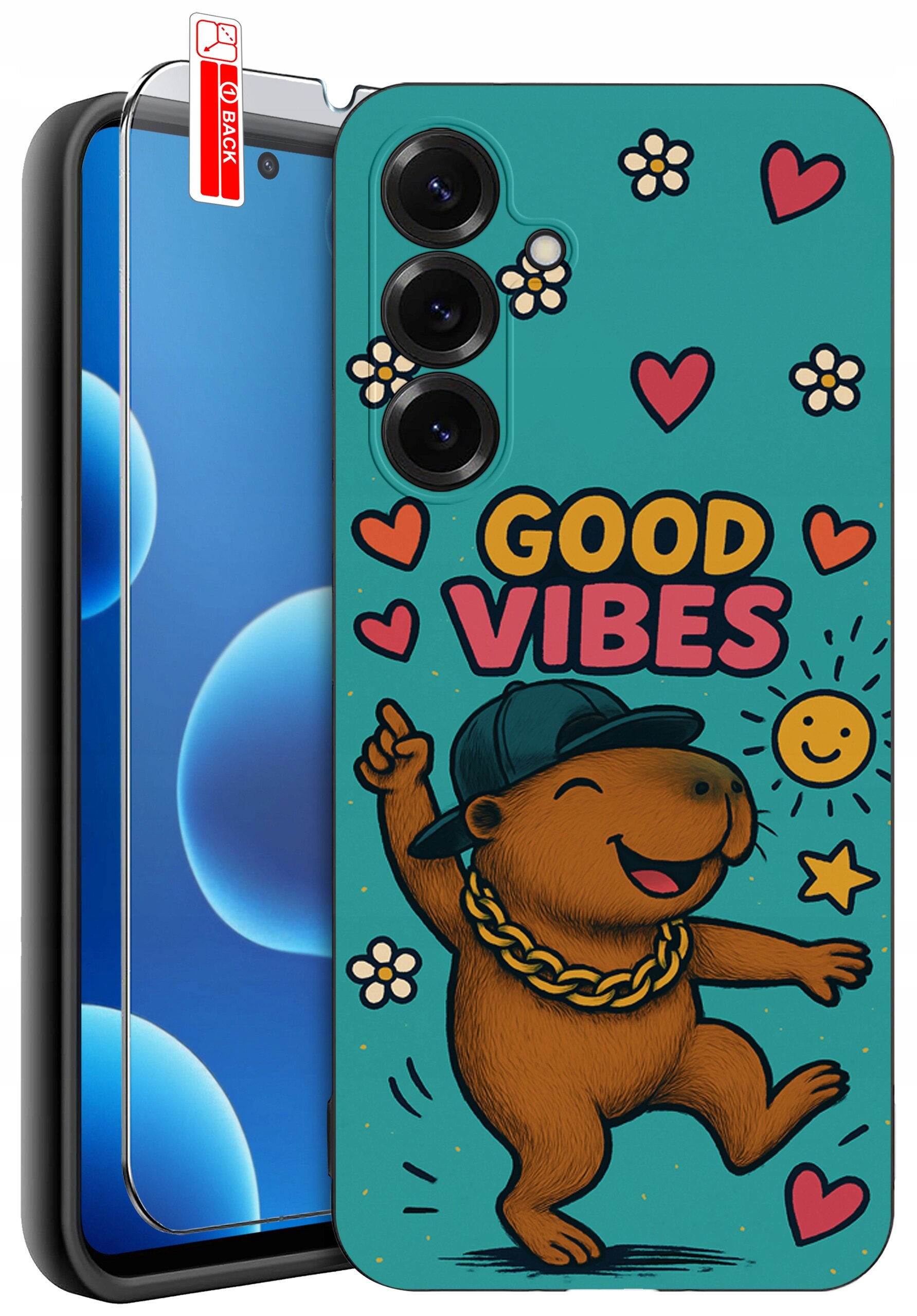 Etui na telefon z kolorowym wzorem przedstawiającym uśmiechnięte zwierzę w czapce, otoczone sercami, kwiatami i napisem \'GOOD VIBES\'. Obok etui znajduje się szkło ochronne z oznaczeniem \'BACK\'.