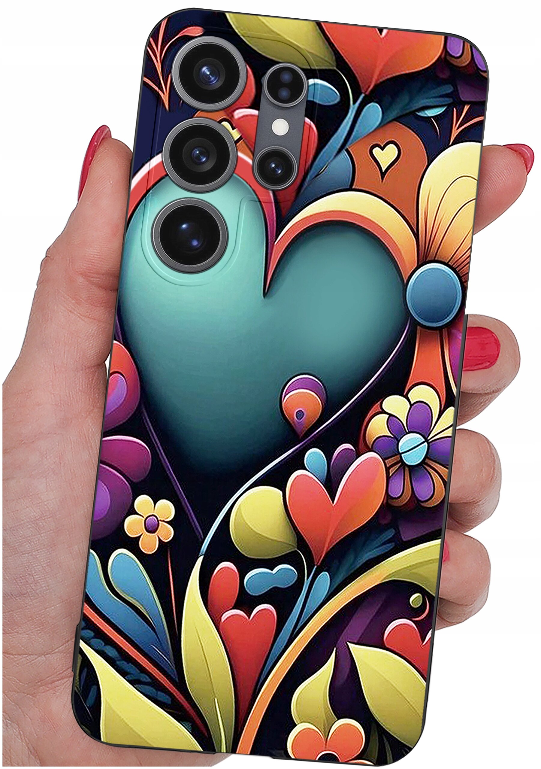 Etui na telefon z kolorowym, abstrakcyjnym wzorem przedstawiającym serce i kwiaty. Etui jest trzymane w dłoni, a na jego powierzchni widoczne są otwory na aparaty fotograficzne.