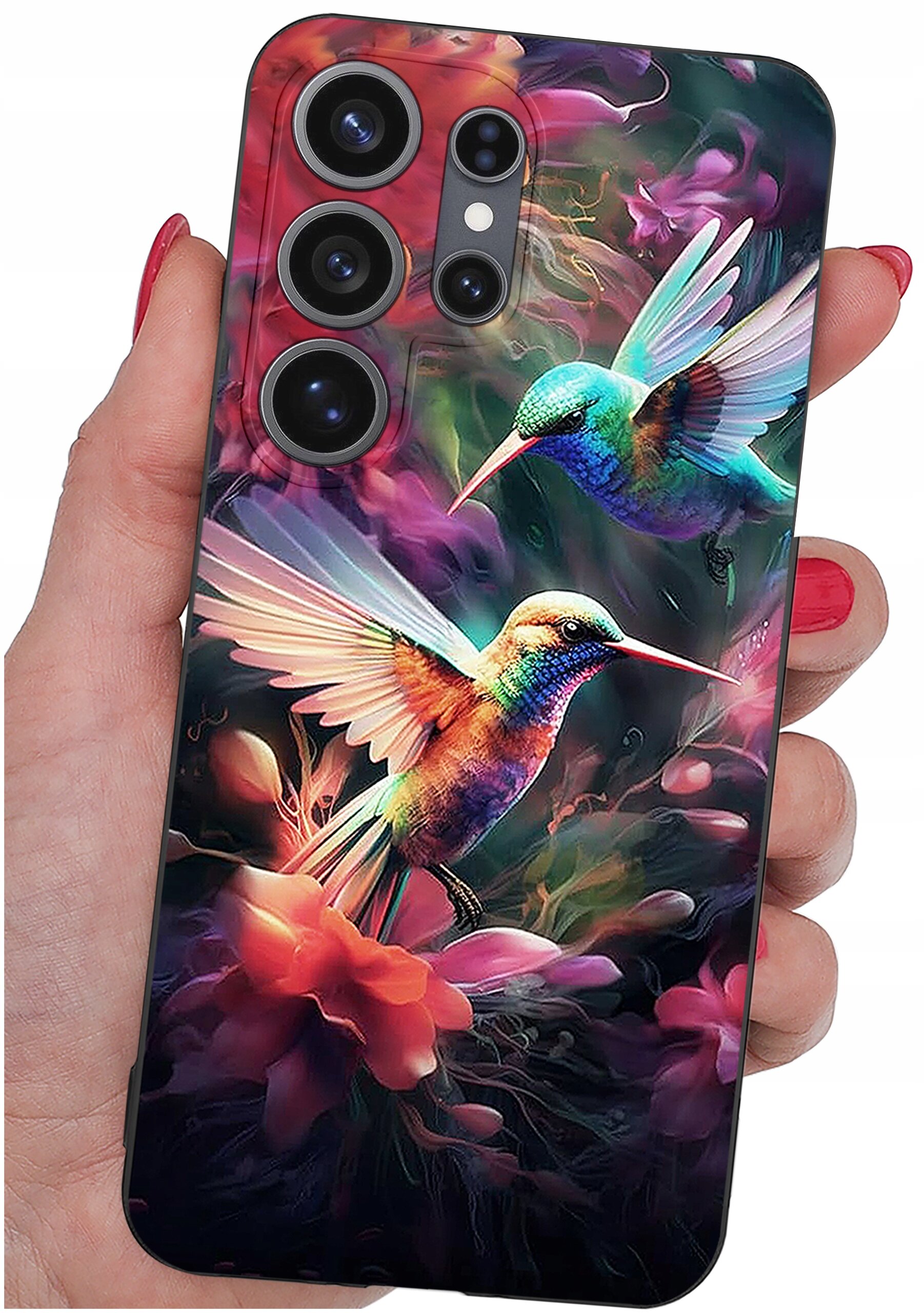 Etui na telefon z kolorowym wzorem przedstawiającym dwa kolibry wśród kwiatów. Etui jest trzymane w dłoni, a na górze widoczne są otwory na aparat.