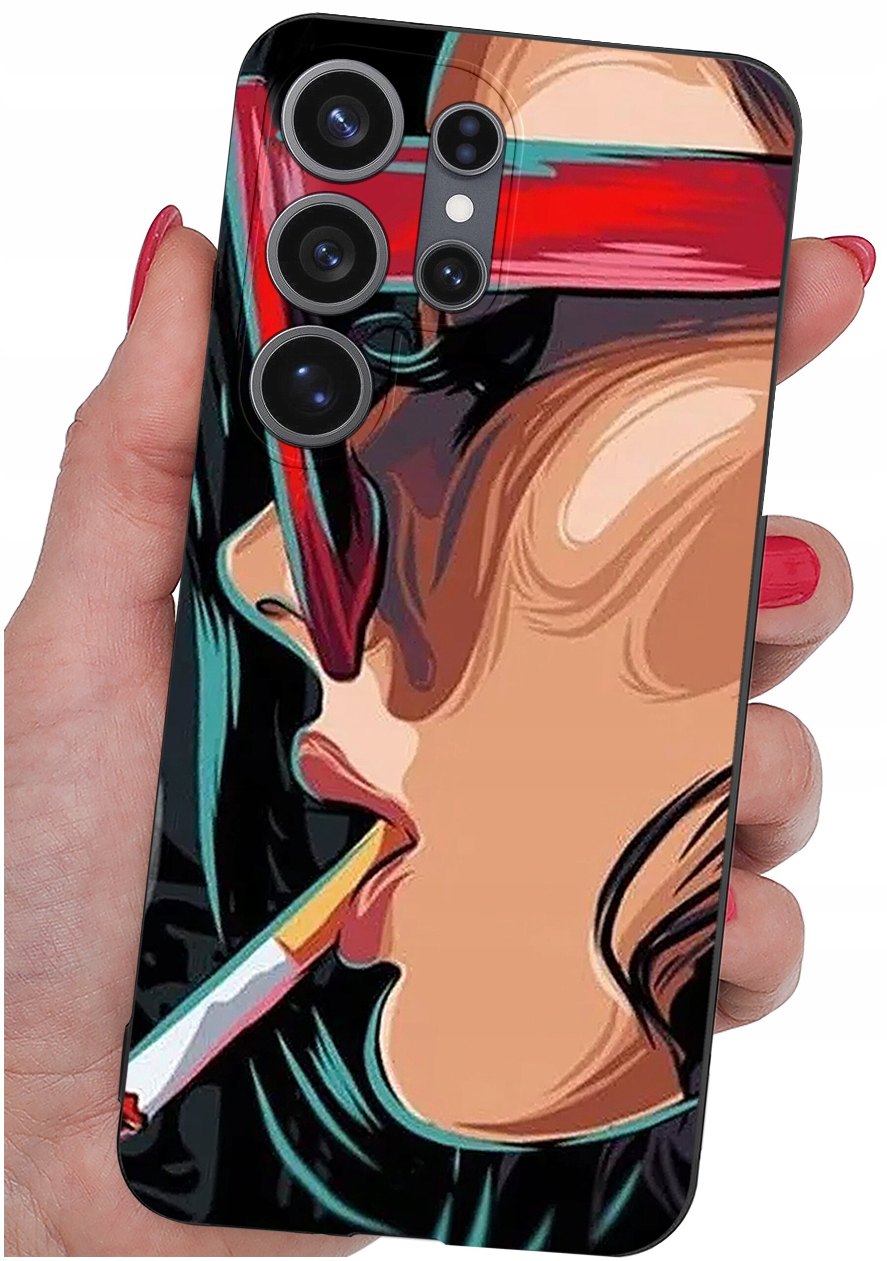 Etui na telefon z kolorowym wzorem przedstawiającym stylizowaną twarz osoby w okularach i z papierosem. Etui jest trzymane w dłoni z pomalowanymi na czerwono paznokciami.