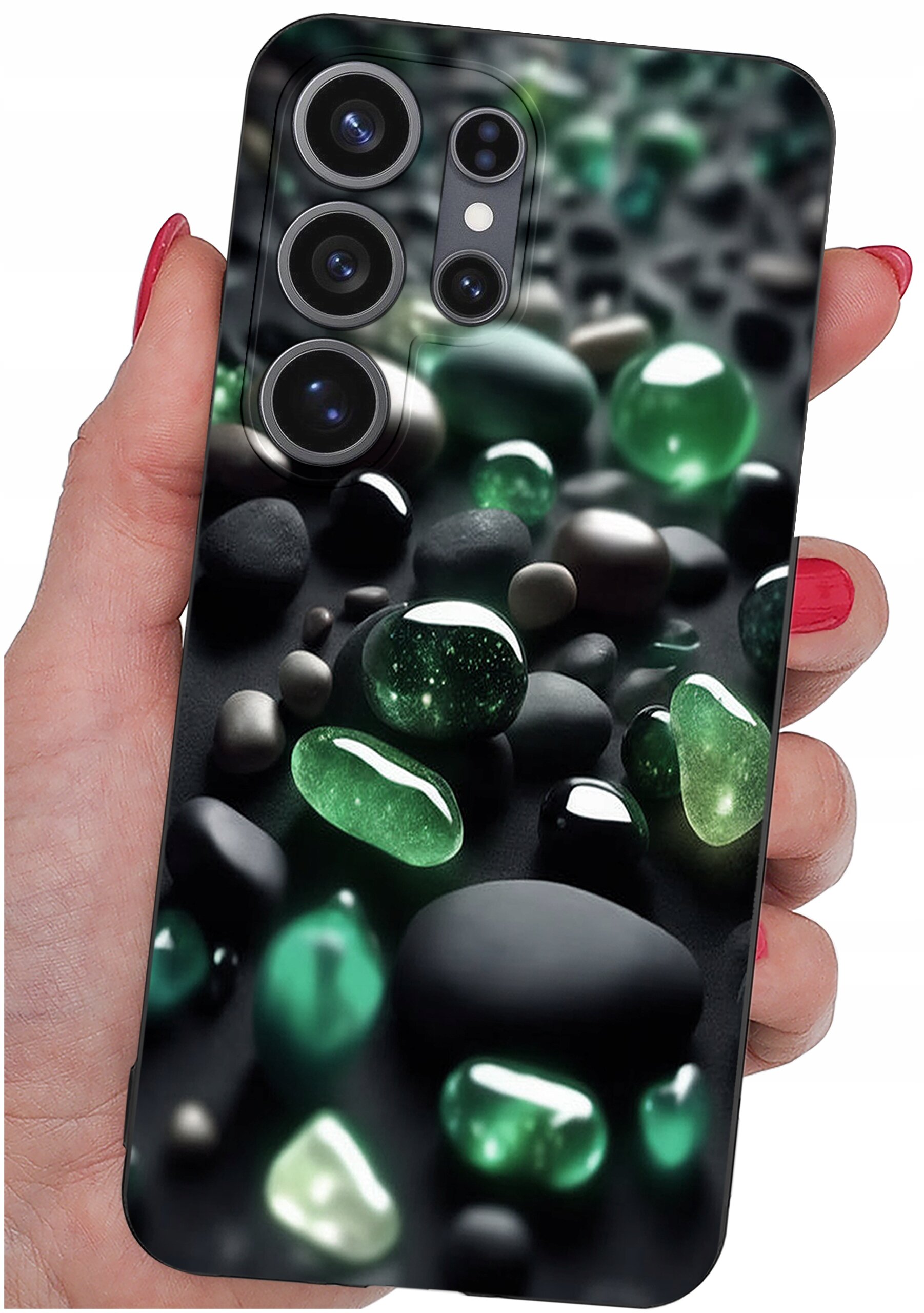 Etui na telefon z wzorem przedstawiającym zielone i czarne kamienie na ciemnym tle. Widoczne są trzy duże otwory na aparaty fotograficzne.