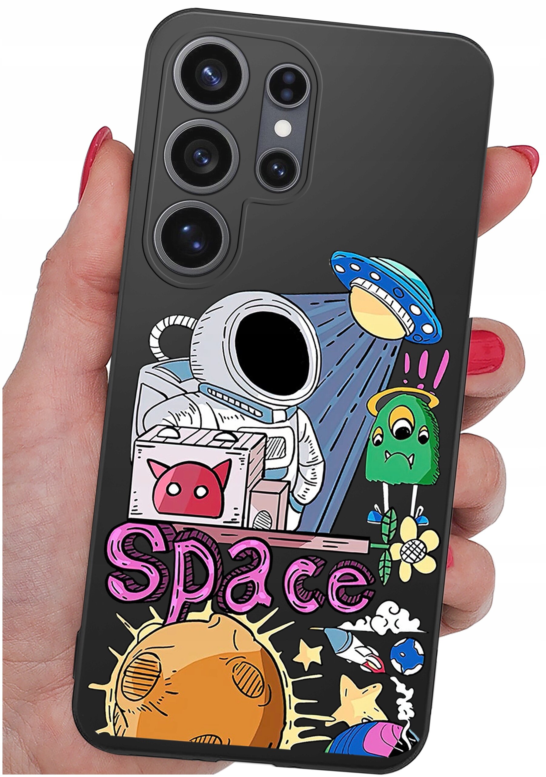 Etui na telefon z kolorowymi grafikami przedstawiającymi astronautę, UFO, planetę i inne kosmiczne motywy. Na etui widoczny jest napis \'Space\'.