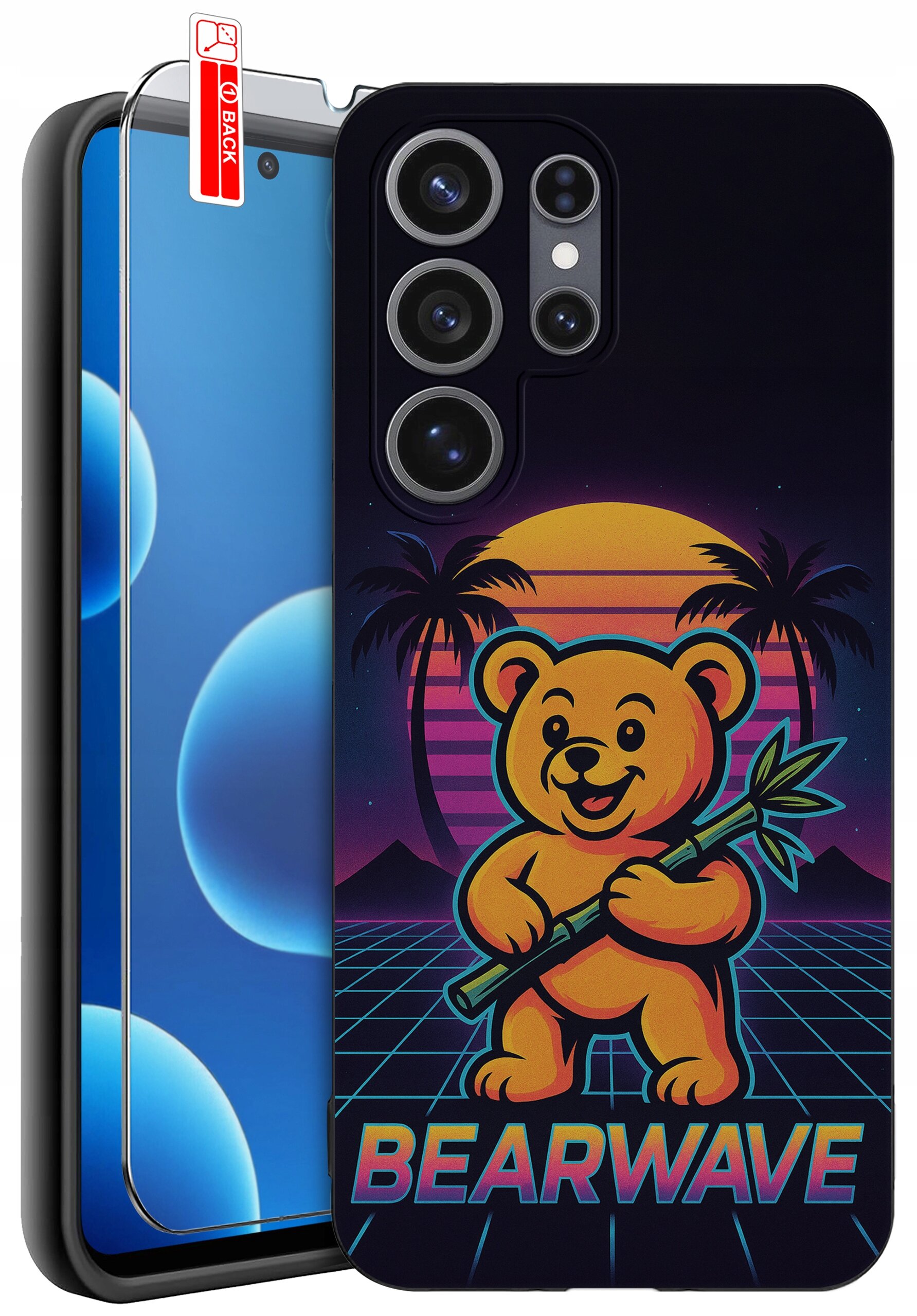 Etui na telefon z grafiką przedstawiającą misia trzymającego bambus, na tle zachodzącego słońca i palm. Na dole widnieje napis \'BEARWAVE\'.