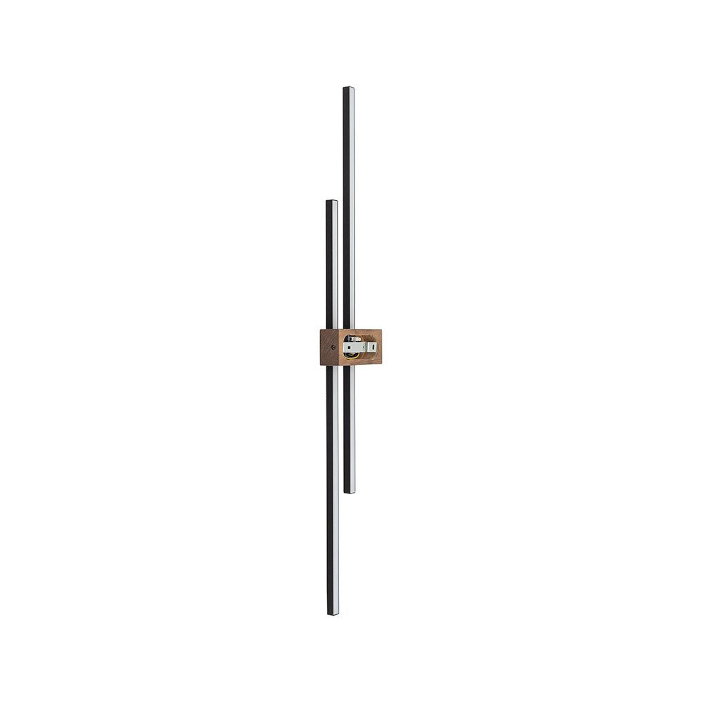 Nowoczesny kinkiet LED z dwoma pionowymi, czarnymi prętami połączonymi drewnianym elementem. Lampa ma minimalistyczny design i jest przeznaczona do montażu na ścianie.