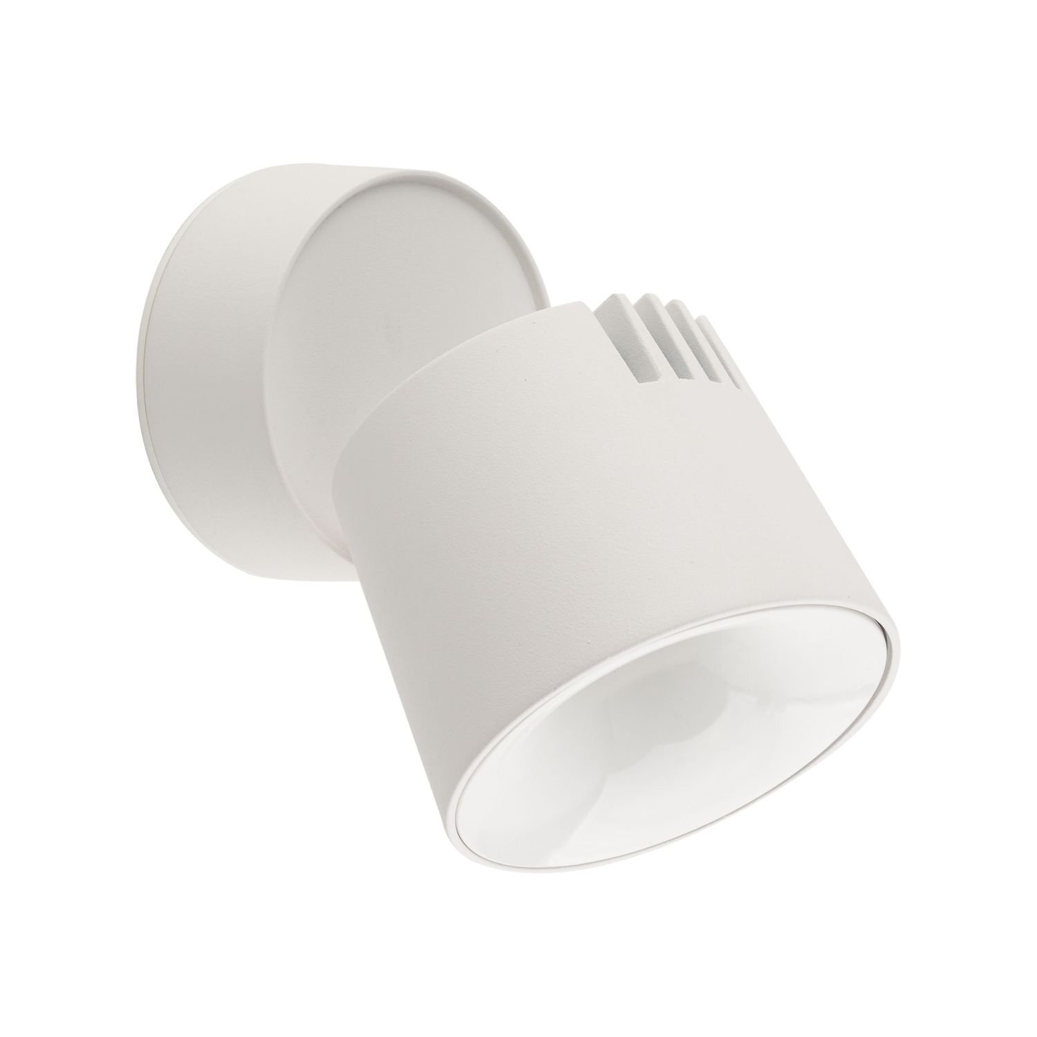 Biała lampa reflektorowa LED z regulowanym kloszem, o prostym i nowoczesnym designie. Klosz ma gładką powierzchnię i jest zamontowany na okrągłej podstawie.