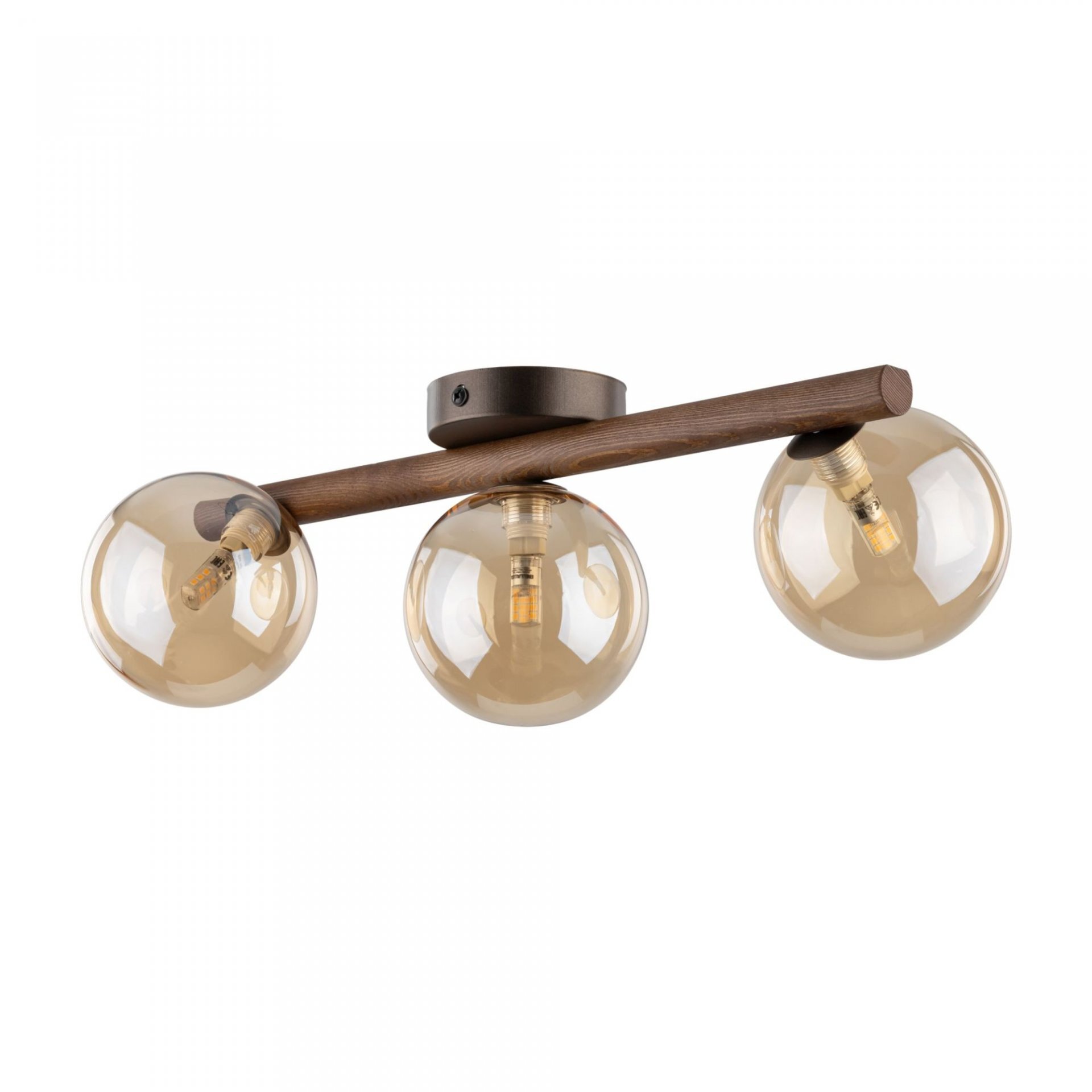 Lampa sufitowa z trzema bursztynowymi kloszami zamontowanymi na drewnianej belce w kolorze brąz/orzech. Klosze mają kształt kulisty, a całość jest przymocowana do okrągłej podstawy.