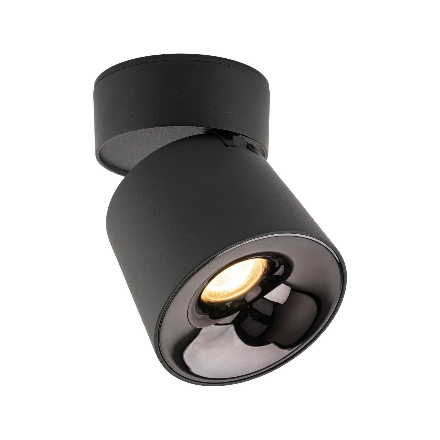 Czarna lampa reflektorowa LED z okrągłym, ruchomym kloszem emitującym ciepłe białe światło. Lampa ma nowoczesny design i jest przeznaczona do montażu sufitowego.