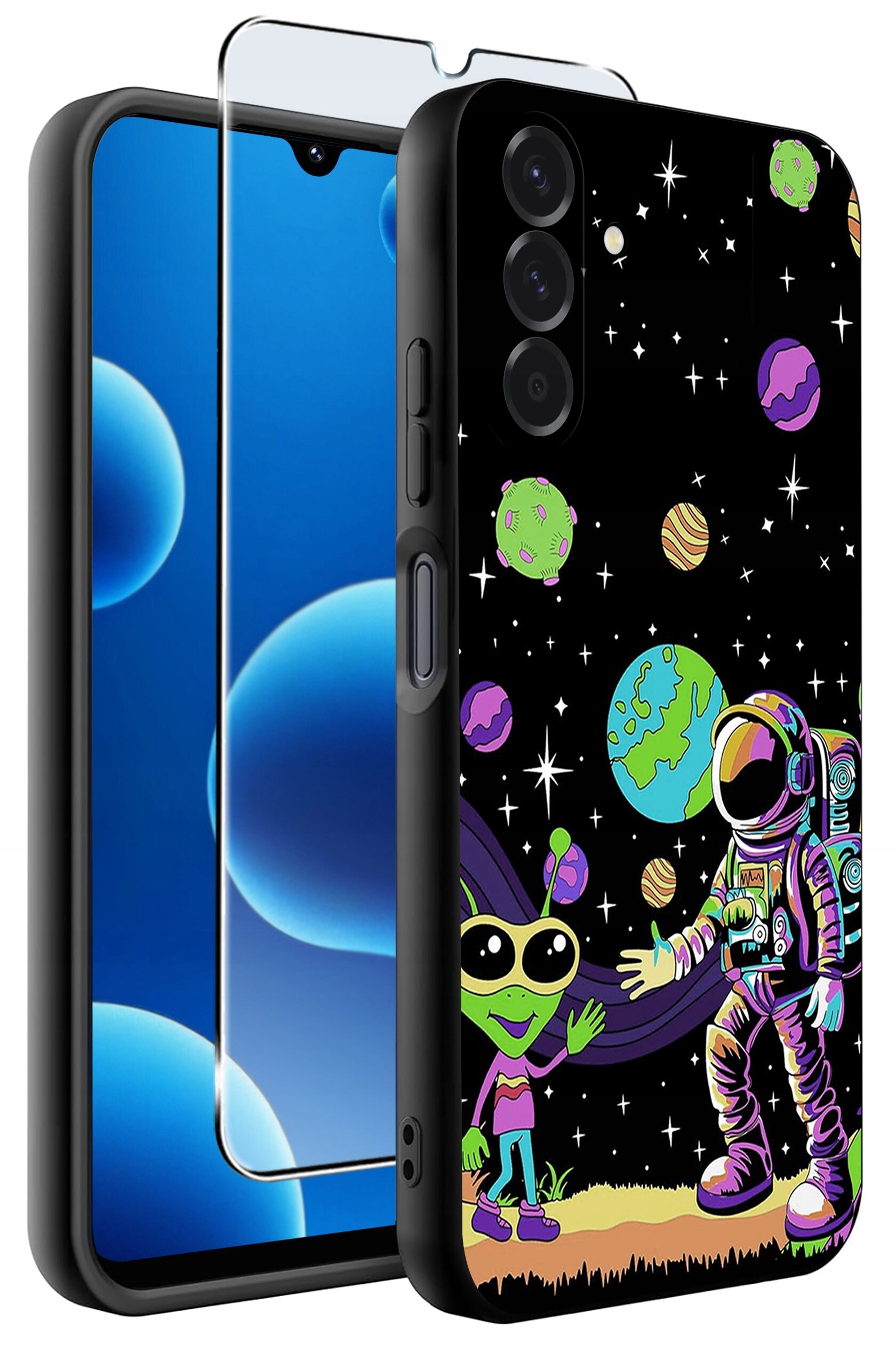 Etui na telefon z kolorowym wzorem przedstawiającym astronautę i zielonego kosmitę na tle kosmosu z planetami. Obok etui znajduje się szkło ochronne na ekran.