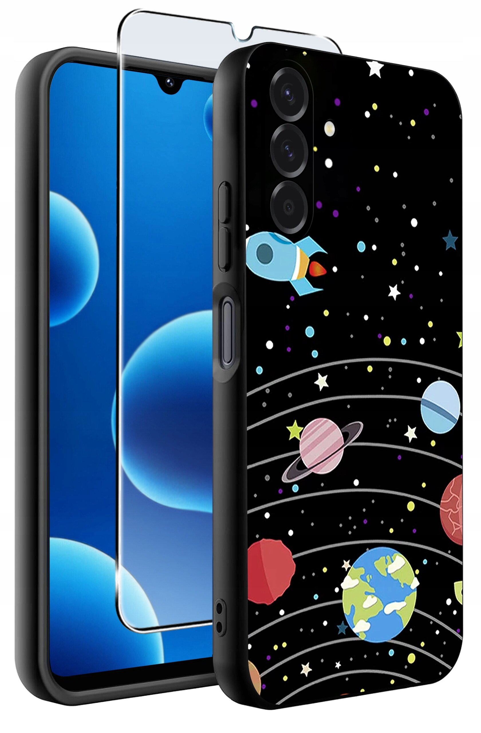 Obraz przedstawia silikonowe etui na telefon z kolorowym wzorem kosmosu, w tym planetami i rakietą. W tle widoczne jest szkło ochronne na ekran.