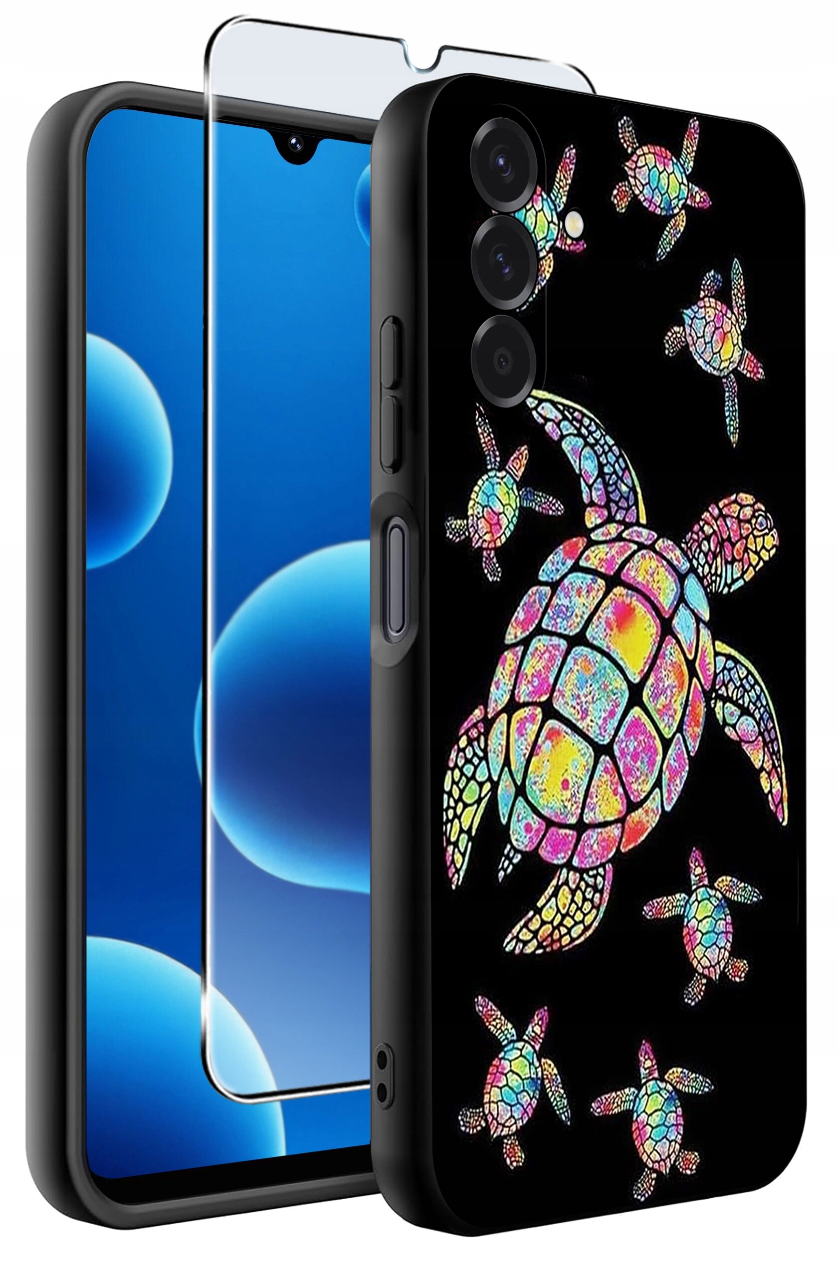 Obraz przedstawia silikonowe etui na telefon z kolorowym wzorem żółwi na czarnym tle oraz szkło ochronne. Etui jest przeznaczone do modelu Samsung A26 5G.