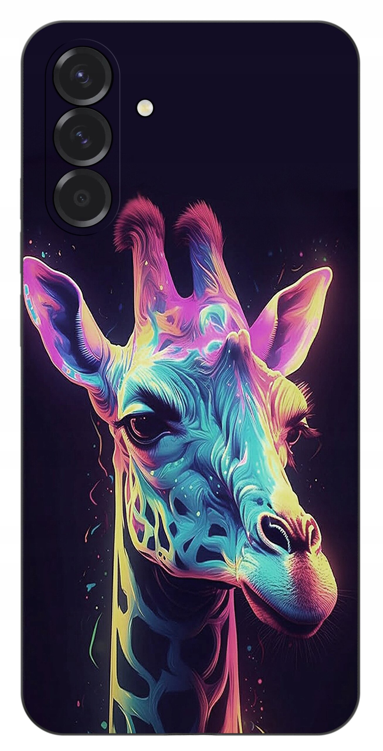 Etui na telefon z kolorowym, abstrakcyjnym wzorem żyrafy w neonowych barwach. Widoczne są trzy otwory na aparaty i jeden na lampę błyskową.