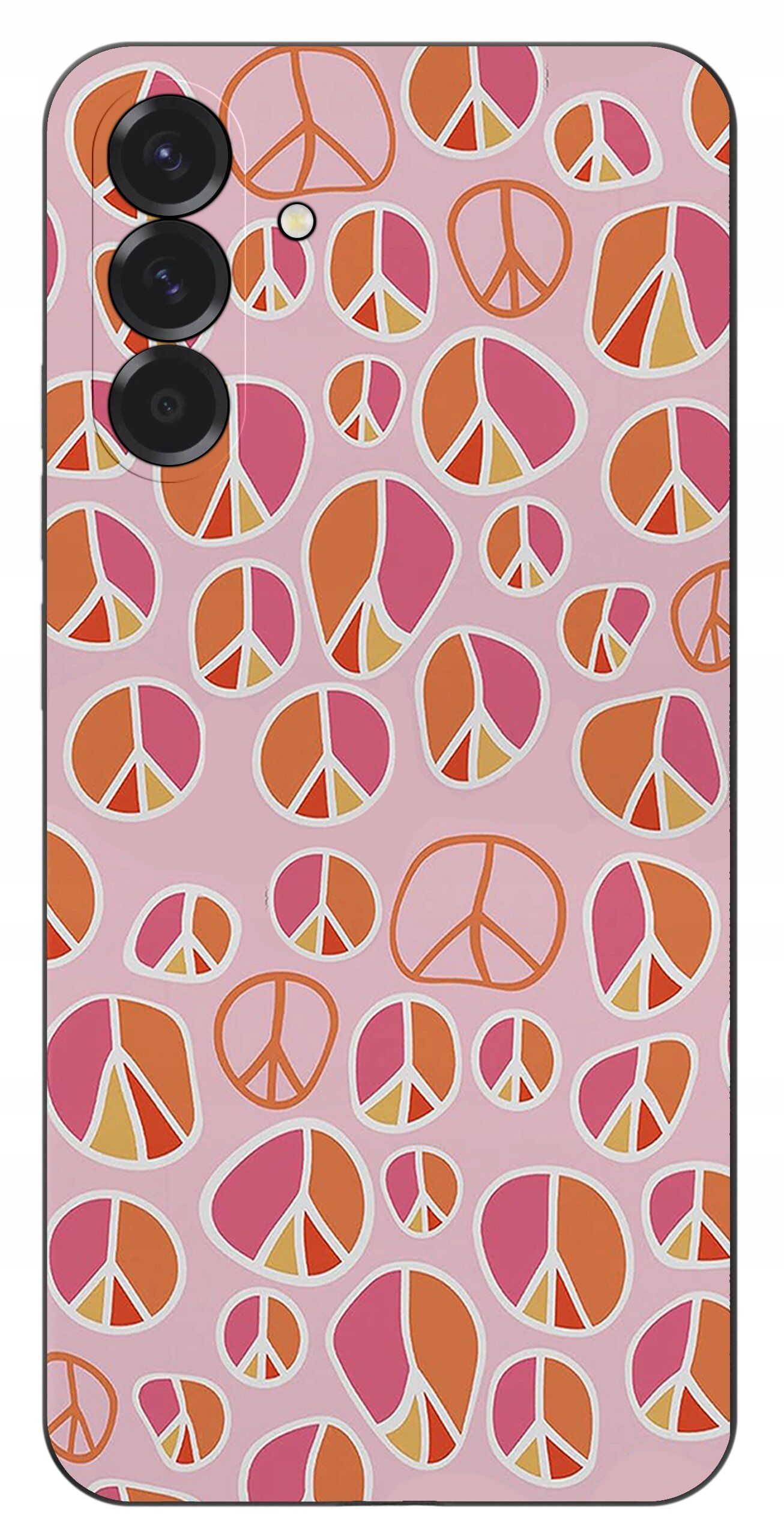 Etui na telefon z różowym tłem, ozdobione wzorami w kształcie symboli pokoju w odcieniach pomarańczowego i różowego. Widoczne są trzy obiekty przypominające aparaty fotograficzne.