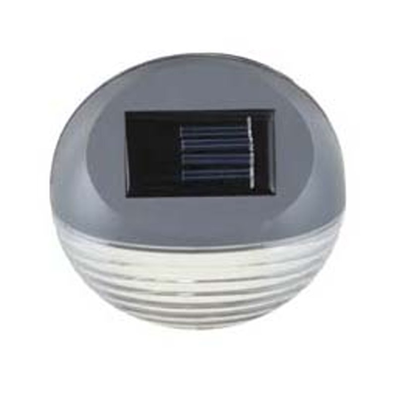 Okrągła lampa solarna z szarym panelem słonecznym na górze i przezroczystą dolną częścią. Przeznaczona do montażu na ogrodzeniu.