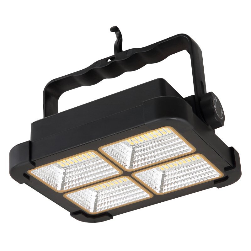 Czarna lampa solarna LED z czterema panelami świetlnymi i uchwytem do zawieszenia. Na boku widoczny jest okrągły element z oznaczeniami, prawdopodobnie do regulacji.