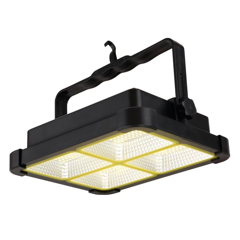 Czarna lampa solarna LED z sześcioma panelami świetlnymi i uchwytem do zawieszenia. Panele mają teksturowaną powierzchnię, a lampa emituje jasne światło.