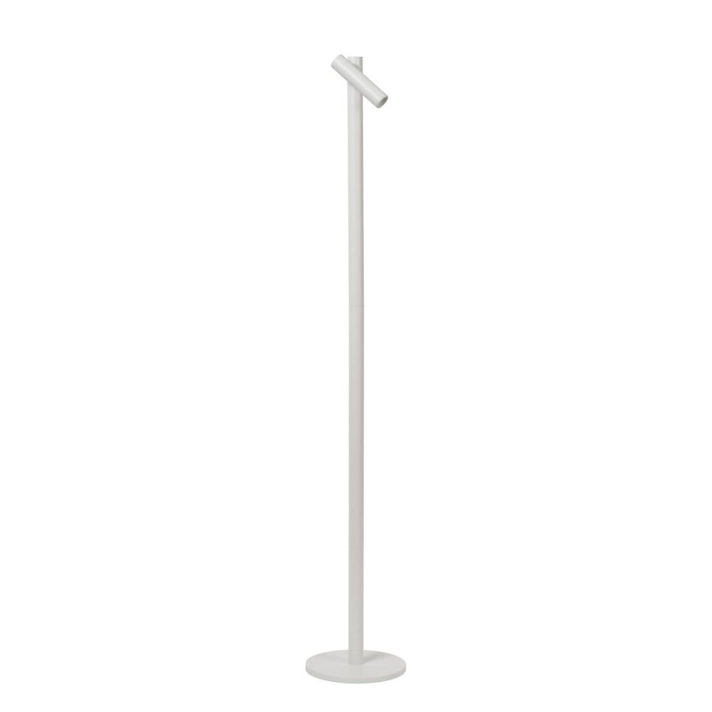 Lampa podłogowa z białym, cylindrycznym kloszem i smukłą, metalową podstawą w kolorze srebrnym.