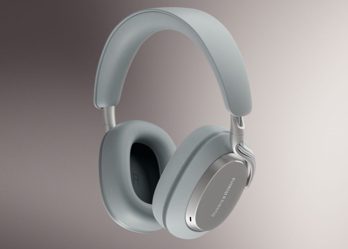 Słuchawki nauszne BOWERS & WILKINS Px8 S2 ANC 30 godzin pracy na baterii szybkiego ładowania do 7 godzin odtwarzania po 15 minutach ładowania - słuchawki na szaro białym tle