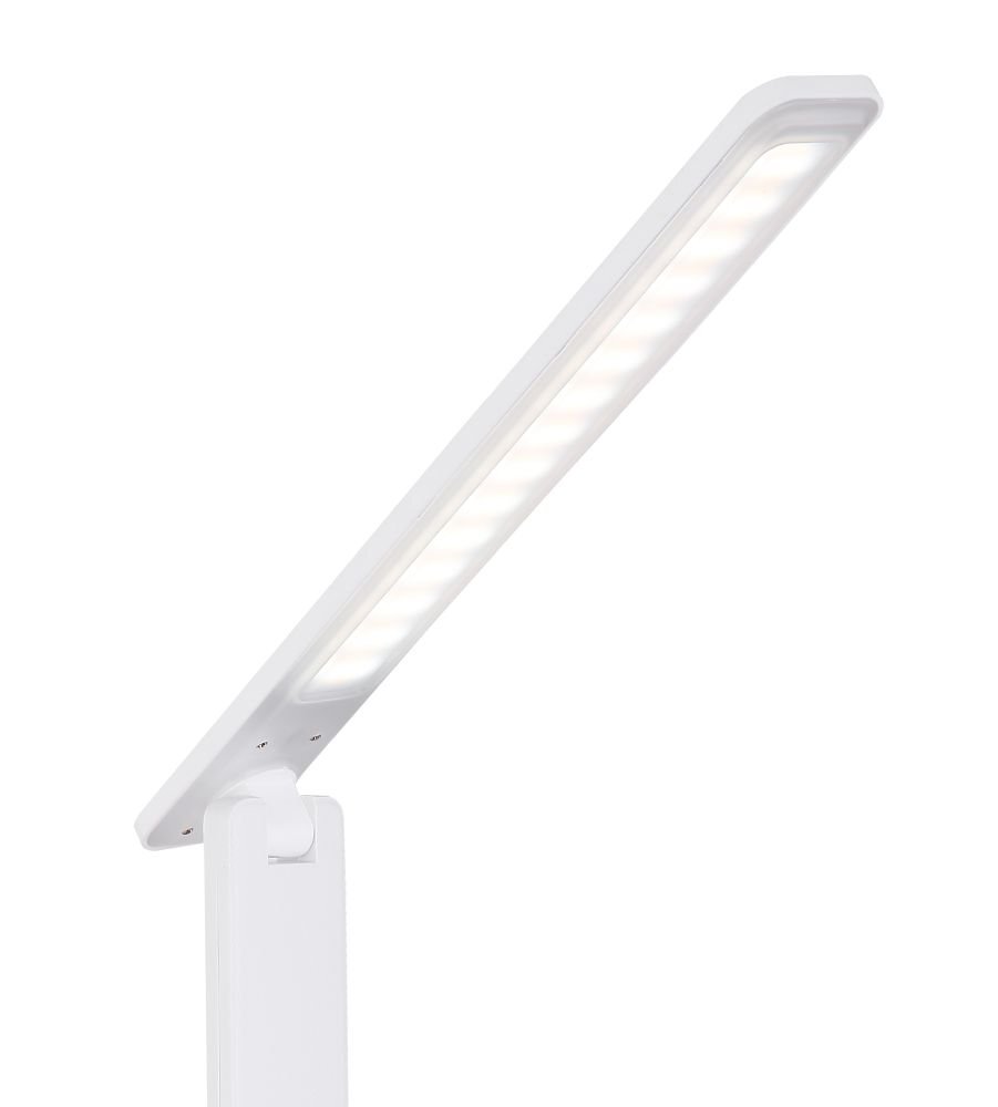 Biała lampa biurkowa LED z prostokątnym, smukłym kloszem emitującym światło. Lampa ma nowoczesny design i jest zamontowana na regulowanym ramieniu.