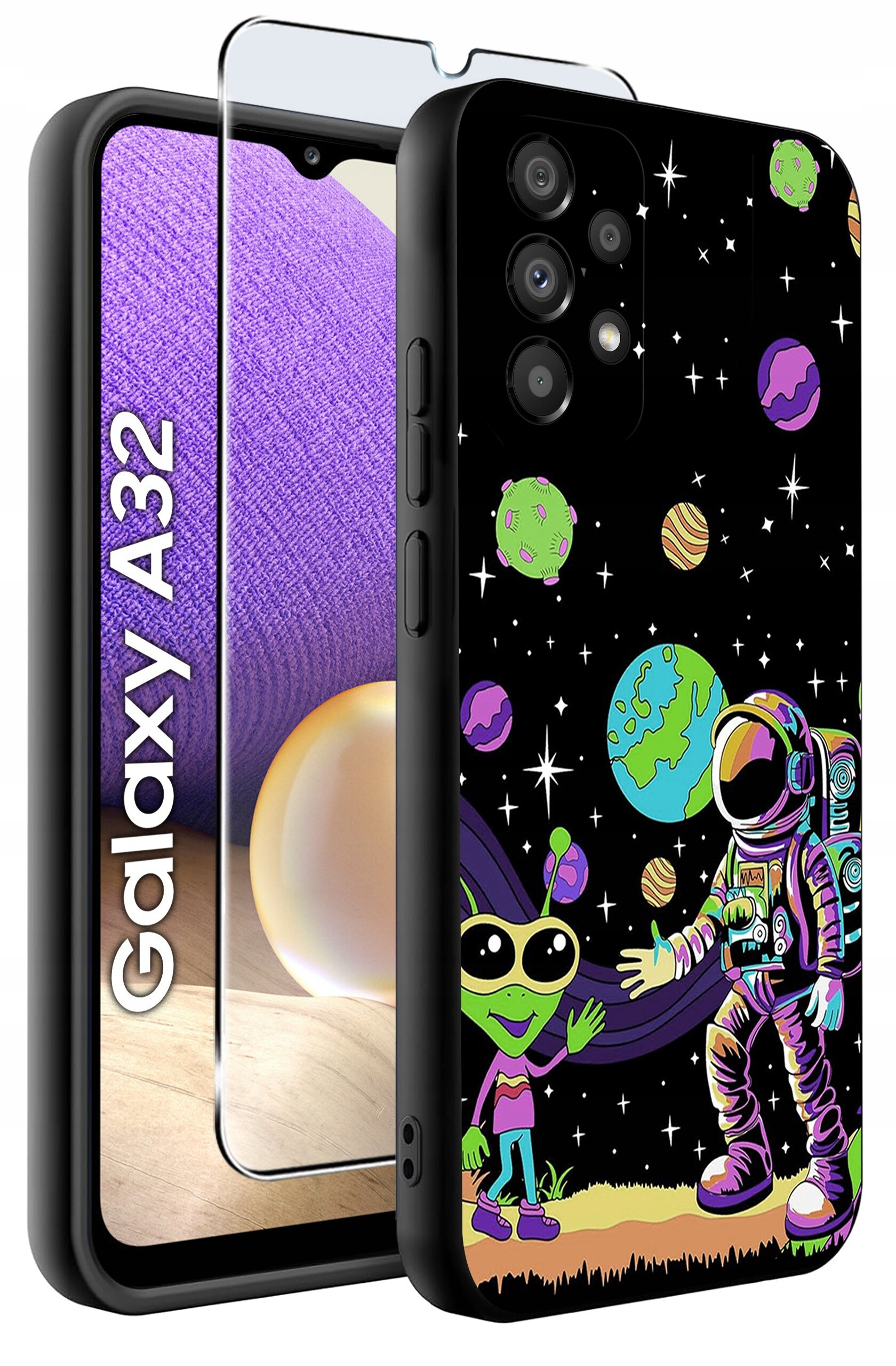 Etui na telefon z kolorowym wzorem przedstawiającym astronautę i kosmitę na tle kosmosu z planetami. Obok znajduje się szkło ochronne na ekran, a na ekranie widoczny jest napis \'Galaxy A32\'.