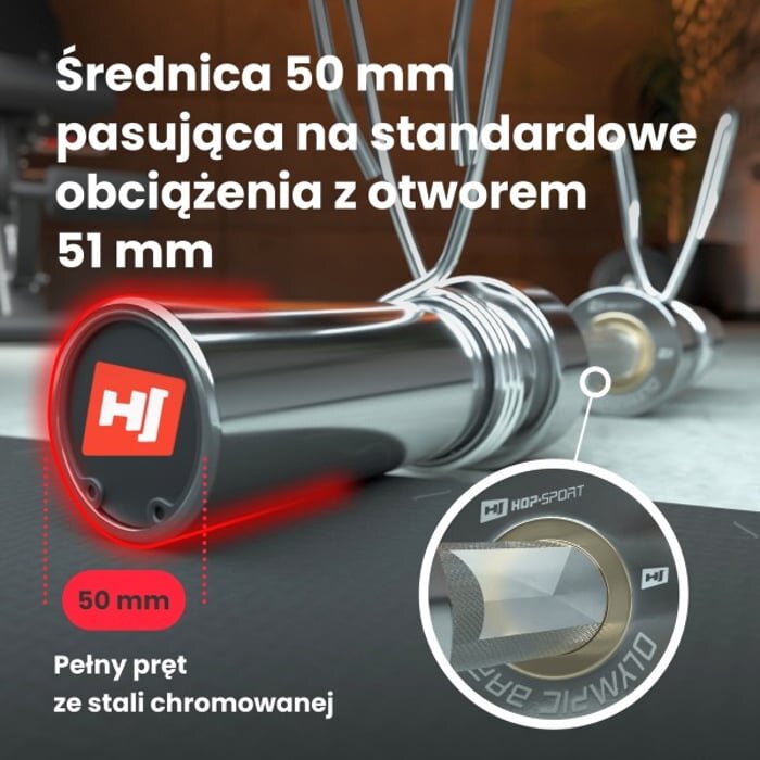 Obraz przedstawia chromowany gryf olimpijski z tuleją obrotową, na którym widnieje logo \'HJ\'. Tekst na obrazie: \'Średnica 50 mm pasująca na standardowe obciążenia z otworem 51 mm\', \'Pełny pręt ze stali chromowanej\'.