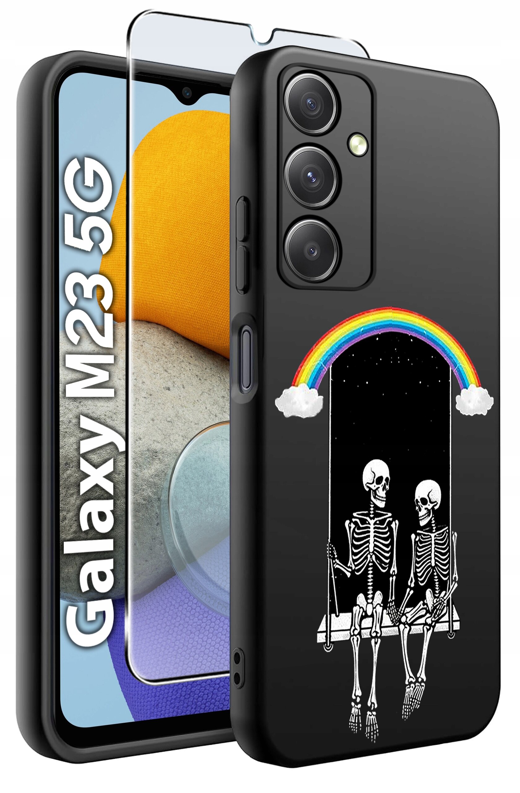 Obraz przedstawia czarne etui na telefon z nadrukiem dwóch szkieletów siedzących na huśtawce pod tęczą. Obok etui widoczny jest telefon z napisem \'Galaxy M23 5G\' oraz szkło ochronne.