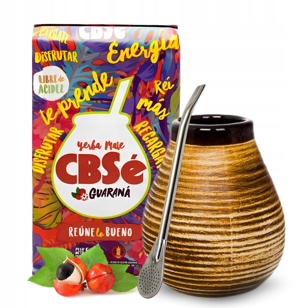Opakowanie Yerba Mate CBSe Guaraná z kolorowym tłem i napisami: \'Disfrutar\', \'Energía\', \'Libre de Acidez\', \'Te Prende\', \'Rei más\', \'Recarga\', \'Reúne lo Bueno\'. Obok znajduje się brązowa tykwa z metalową bombillą.