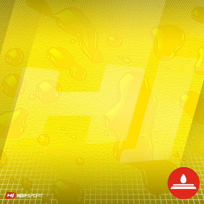 Obraz przedstawia żółtą powierzchnię z kroplami wody i logo HOP-SPORT w lewym dolnym rogu. W prawym dolnym rogu znajduje się czerwony symbol odporności na wodę.