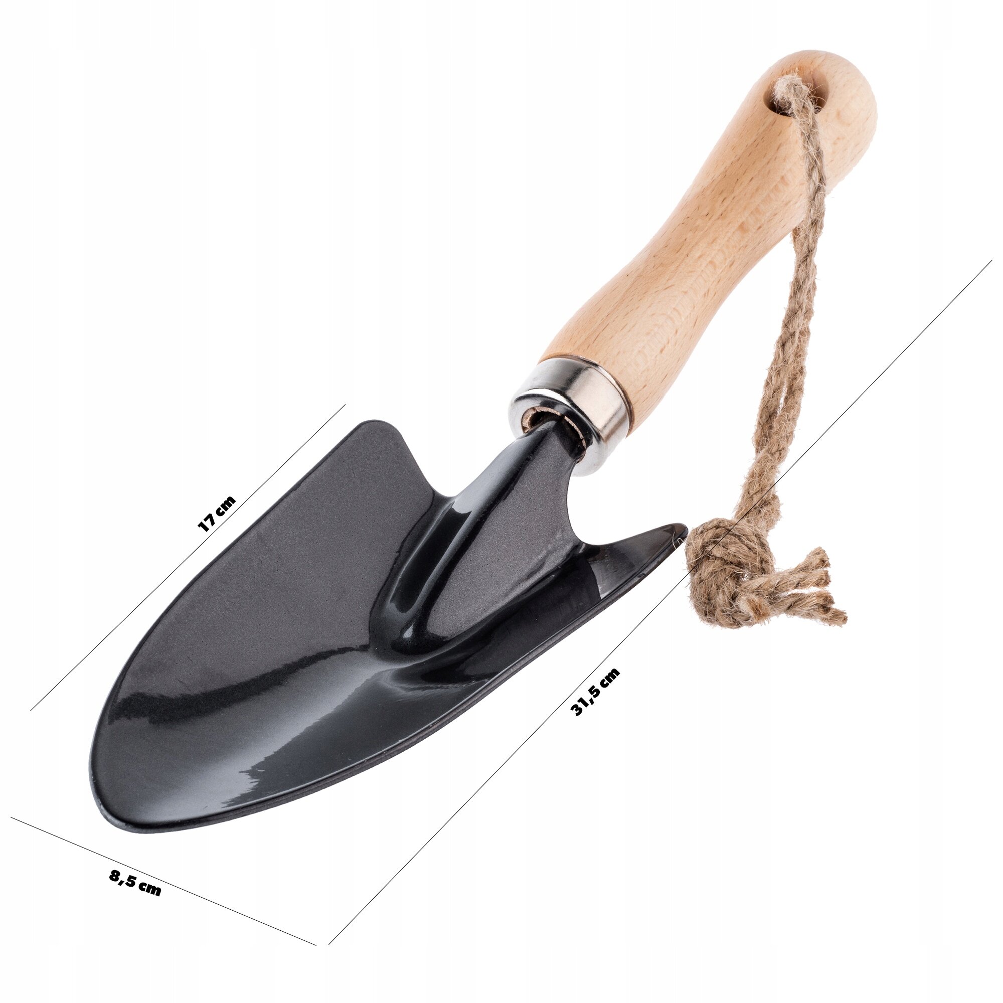 Metalowa łopatka ogrodowa z drewnianą rączką i sznurkiem, o wymiarach 31,5 cm długości, 17 cm długości części roboczej i 8,5 cm szerokości. Łopatka ma czarną, błyszczącą powierzchnię roboczą.