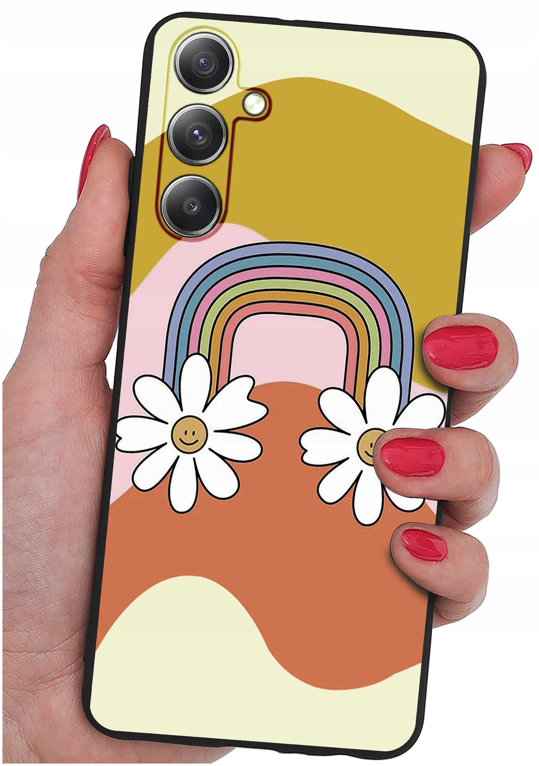 Etui na telefon z kolorowym wzorem tęczy i dwoma uśmiechniętymi kwiatami na tle w odcieniach beżu, różu i brązu. Etui trzymane jest w dłoni z pomalowanymi na czerwono paznokciami.