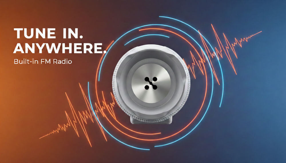 Głośnik przenośny Xmusic z wbudowanym radiem FM, widoczny od strony membrany z neonowym podświetleniem LED i napisem „Listen anywhere. Built-in FM Radio.”>
</div>
</div>
</div>
<div class=