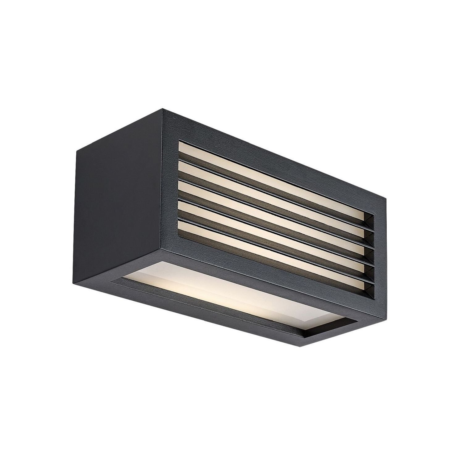 Prostokątna, czarna lampa ścienna z poziomymi szczelinami, emitująca światło w trzech kierunkach. Lampa ma nowoczesny design i jest przeznaczona do użytku zewnętrznego.