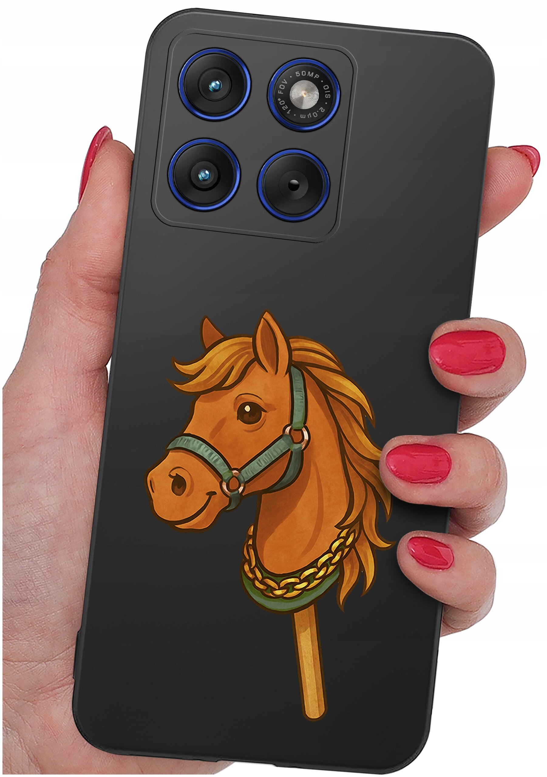 Czarna obudowa telefonu z nadrukiem głowy konia w kolorze brązowym, trzymana w dłoni z czerwonymi paznokciami. Obok trzech obiektywów aparatu widoczny jest napis \'48 MP\'.