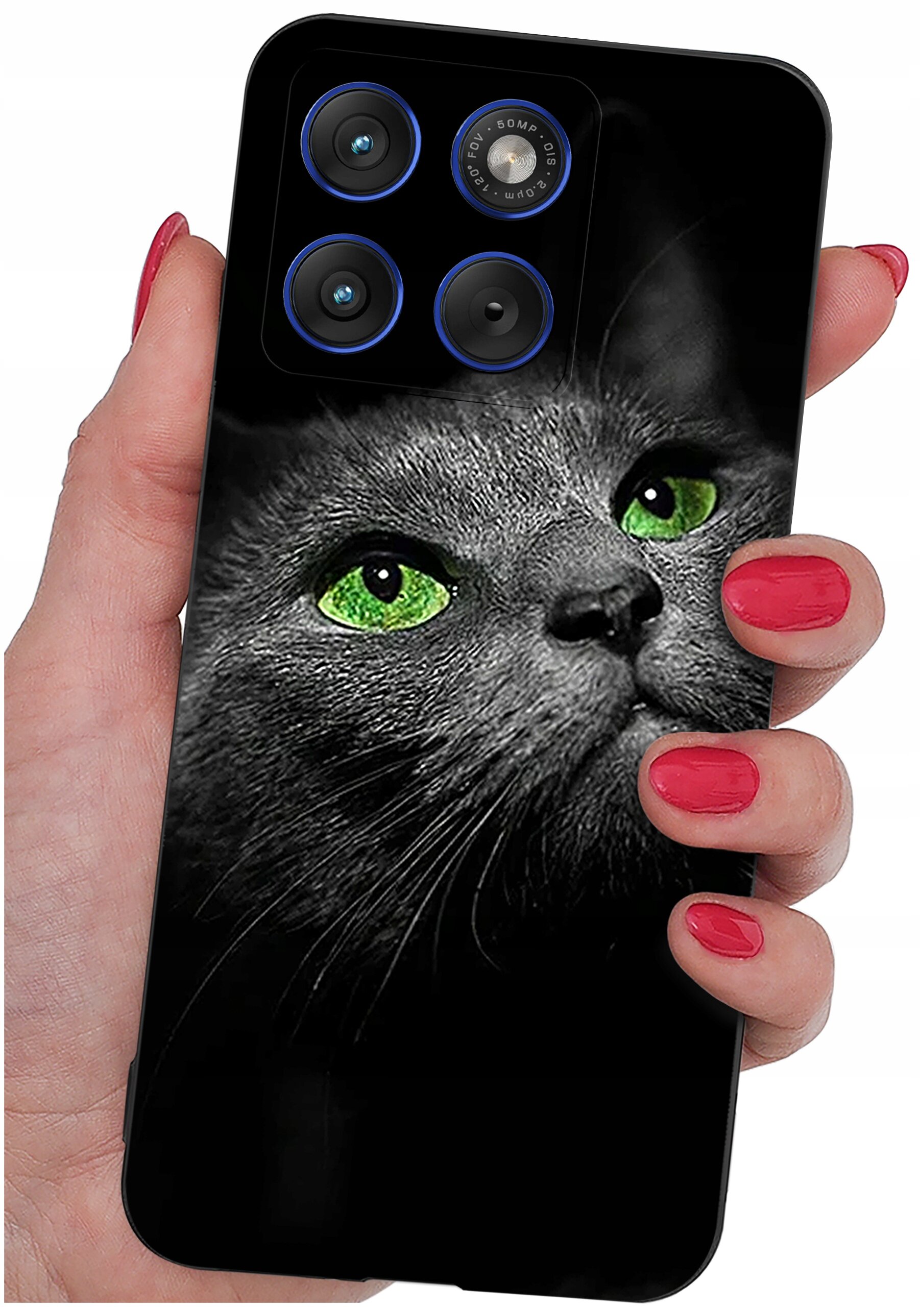 Etui na telefon z nadrukiem szarego kota o zielonych oczach, trzymane w dłoni z pomalowanymi na czerwono paznokciami. W górnej części etui widoczne są cztery okrągłe otwory na aparat.