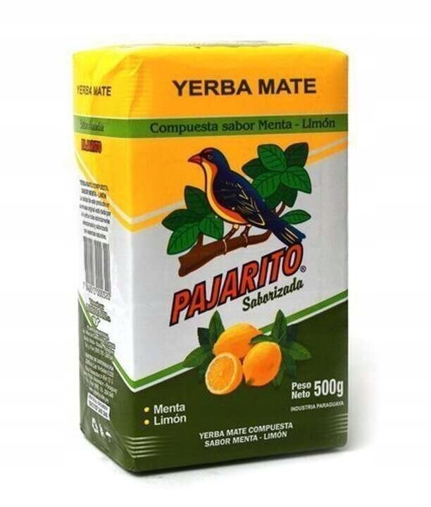 Opakowanie Yerba Mate Pajarito o smaku mięty i cytryny, z wizerunkiem ptaka na gałęzi oraz cytrynami. Na opakowaniu widnieje tekst: \'YERBA MATE\', \'Compuesta sabor Menta - Limón\', \'PAJARITO Saborizada\', \'Peso Neto 500g\', \'Menta Limón\', \'YERBA MATE COMPUESTA SABOR MENTA - LIMÓN\'.