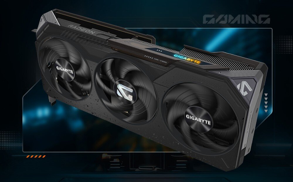 Karta graficzna GIGABYTE Radeon RX 9070 GRE Gaming OC Karta graficzna pokazana od góry i z boku pod kątem, widoczne trzy wentylatory, żeberka radiatora oraz podświetlone logo producenta