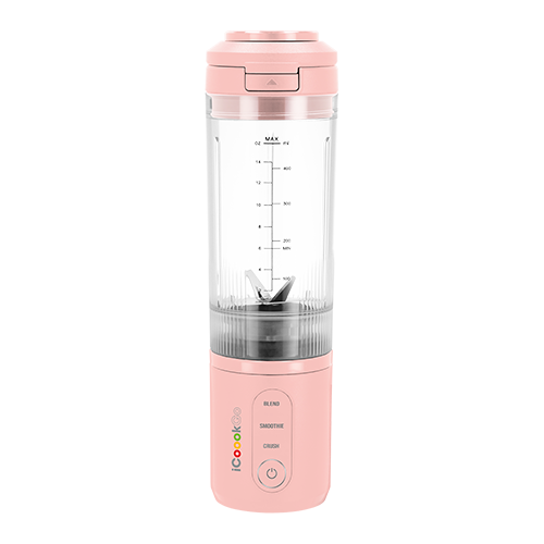 Różowy blender personalny z przezroczystym pojemnikiem i miarką, posiada przyciski oznaczone jako \'BLEND\', \'SMOOTHIE\', \'CLEAN\'. Logo \'icooko\' widoczne na obudowie.