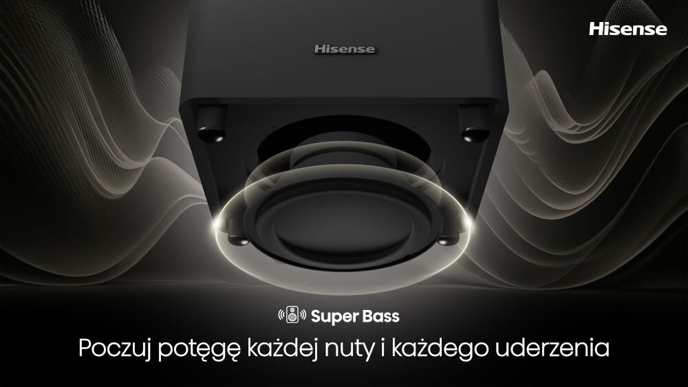 Obraz przedstawia głośnik z widocznym logo Hisense, otoczony falami dźwiękowymi. Na dole znajduje się tekst: \'Super Bass Poczuć potęgę każdej nuty i każdego uderzenia\'.