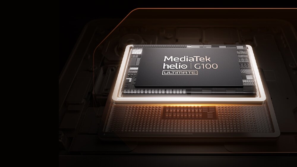 Obraz przedstawia procesor z napisem \'MediaTek helio G100 ULTIMATE\' umieszczony na podświetlonej platformie.