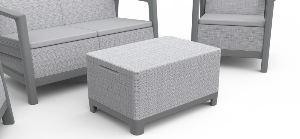 Na obrazie widoczny jest zestaw mebli ogrodowych w jasnoszarym kolorze, składający się z dwóch foteli, sofy i stolika. Meble mają prosty, nowoczesny design z wyraźną fakturą przypominającą plecionkę.