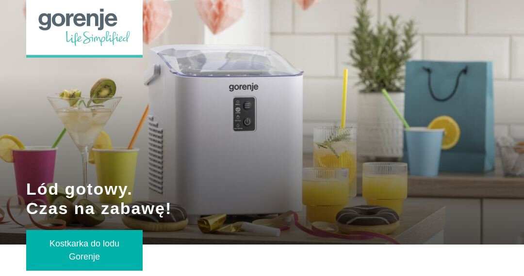 KOSTKARKA GORENJE IMDW1200W Kostkarka do lodu Gorenje ustawiona na blacie kuchennym wśród szklanek i kolorowych napojów. Aranżacja podkreśla zastosowanie urządzenia podczas spotkań towarzyskich, przyjęć i przygotowywania schłodzonych napojów. Widoczny jest także napis: „Lód gotowy. Czas na zabawę!”