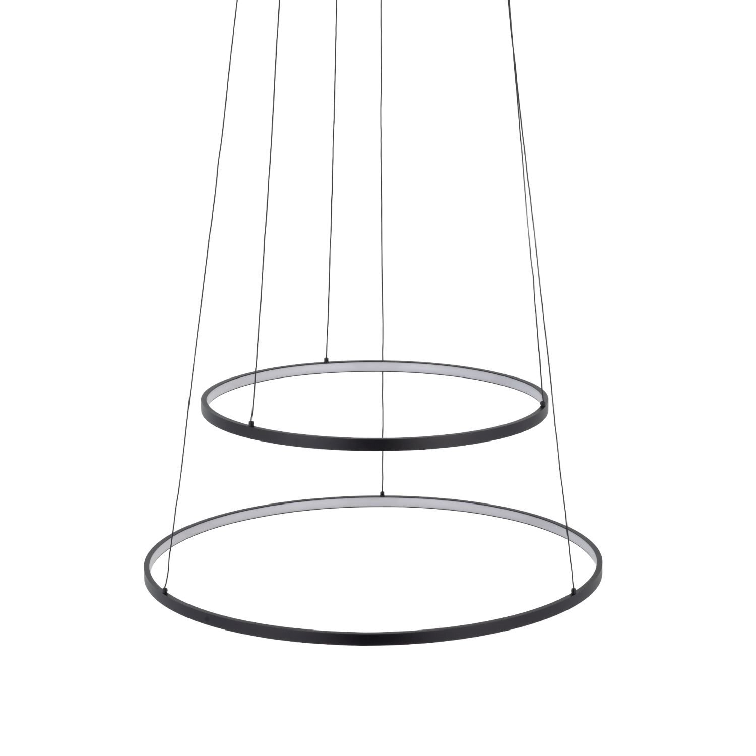 Na obrazie widoczna jest nowoczesna lampa wisząca składająca się z dwóch czarnych, okrągłych obręczy zawieszonych na cienkich linkach.