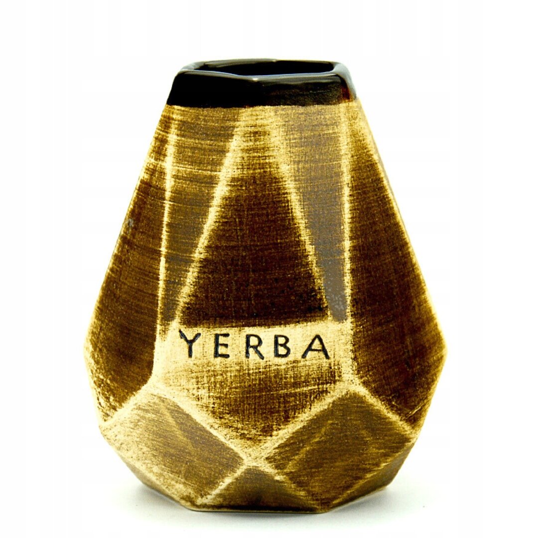 Brązowe, ceramiczne matero o diamentowym kształcie z napisem \'YERBA\' na powierzchni.