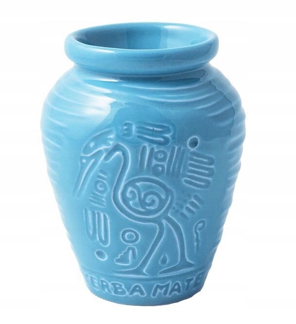 Niebieskie ceramiczne matero do yerba mate z azteckim wzorem i napisem \'YERBA MATE\' na dole. Powierzchnia jest gładka z wyraźnymi reliefami.