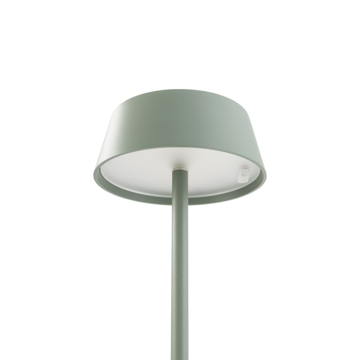 Obraz przedstawia przenośną lampę zewnętrzną LED o prostym, nowoczesnym designie, w kolorze jasnej zieleni. Lampa ma cylindryczny klosz i smukły trzon.
