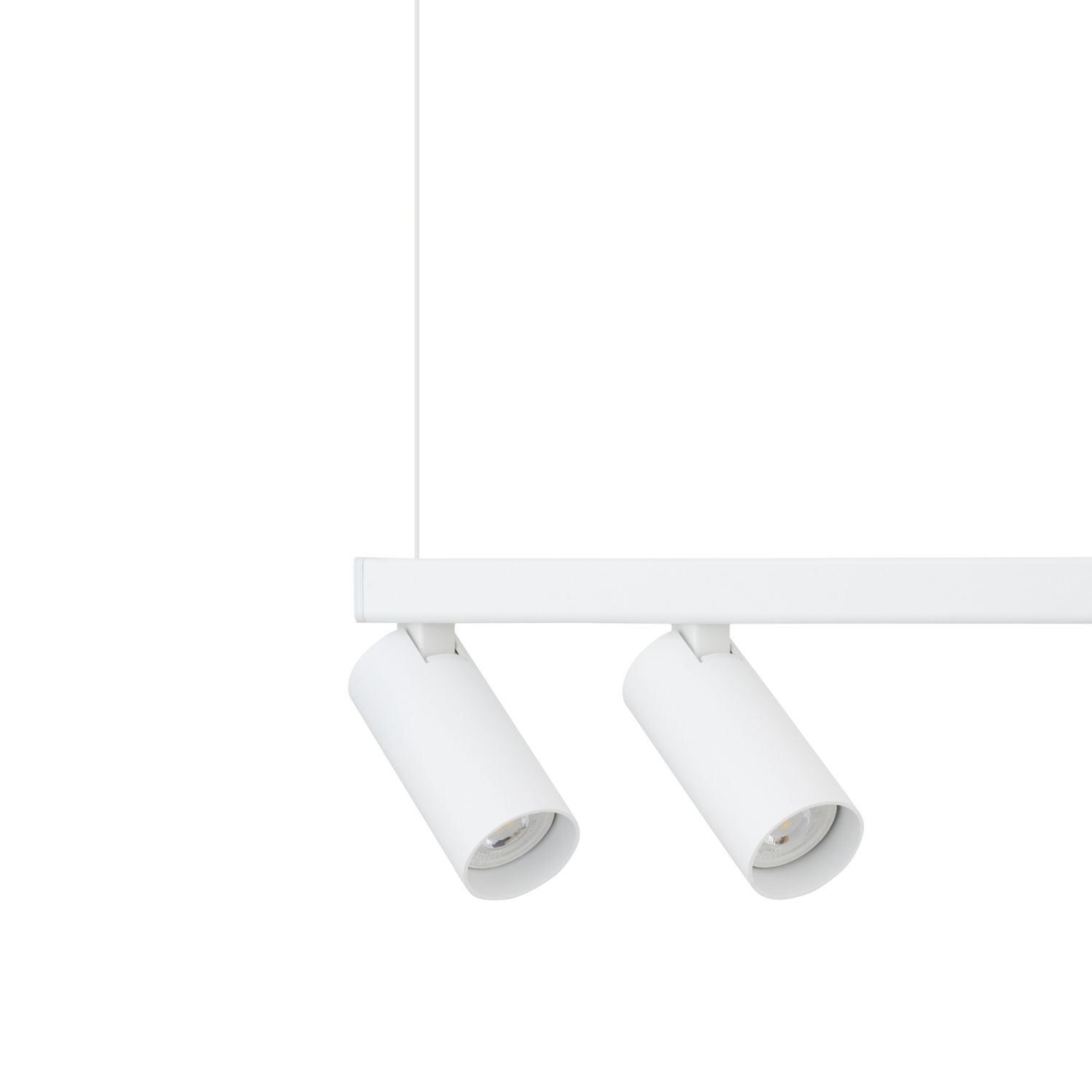 Na obrazie widoczna jest nowoczesna, biała lampa wisząca z dwoma reflektorkami skierowanymi w dół. Lampa ma prosty, minimalistyczny design.