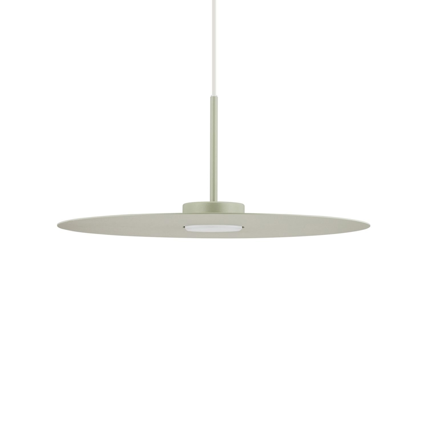 Na obrazie widoczna jest elegancka lampa wisząca z płaskim, okrągłym kloszem w jasnym kolorze. Lampa zawieszona jest na cienkim przewodzie.