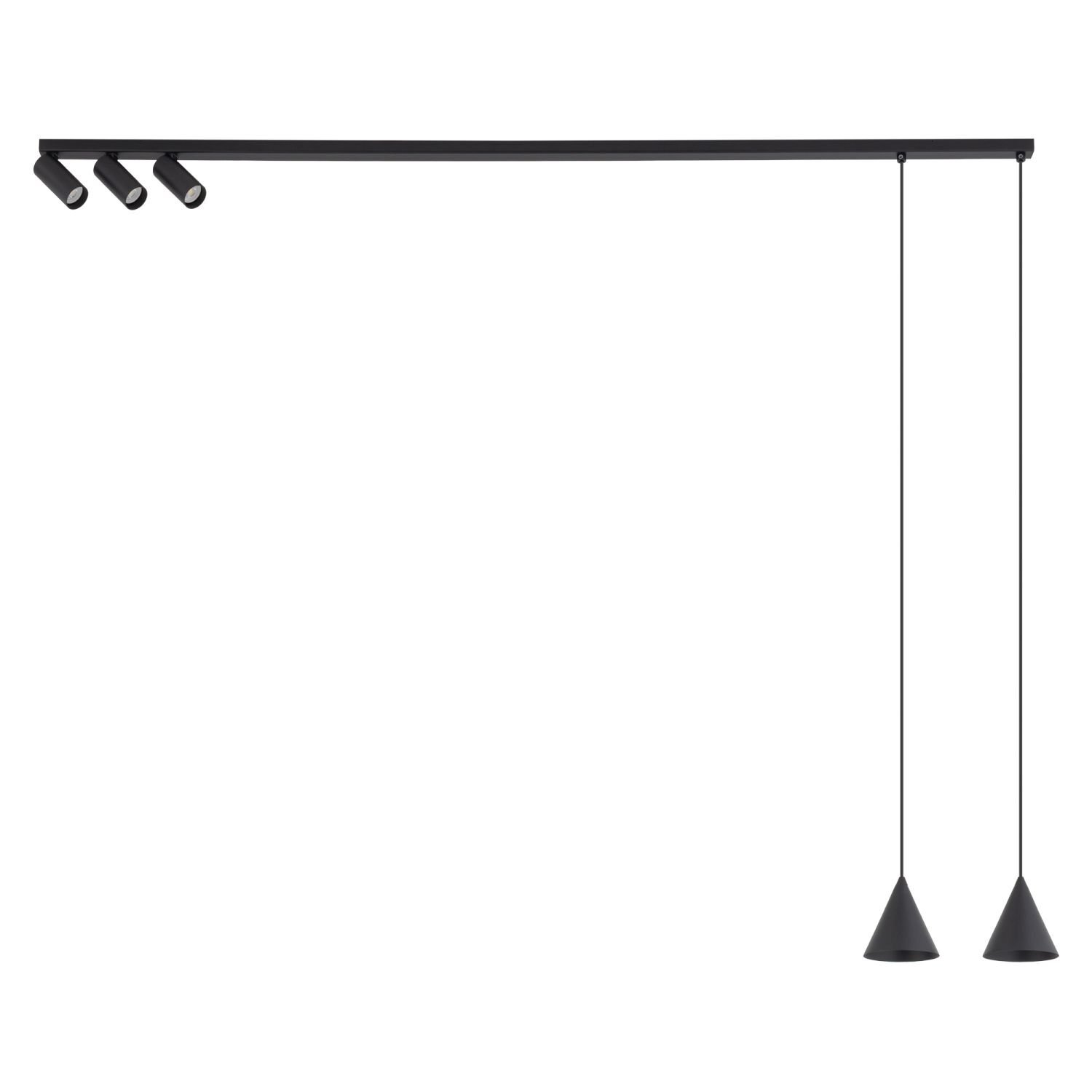 Na obrazie widoczna jest czarna lampa wisząca z trzema reflektorkami oraz dwoma zwisającymi kloszami w kształcie stożków.
