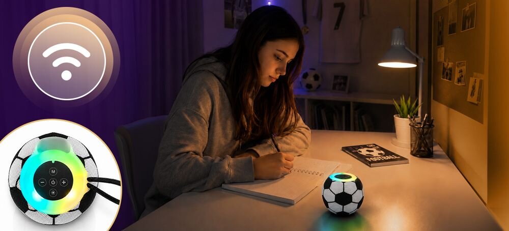 Głośnik mobilny MUSICMATE SB30-B FootballBeat obudowa w kształcie piłki sportowy design kompaktowa konstrukcja, głośnik stojący na stole w pomieszczeniu