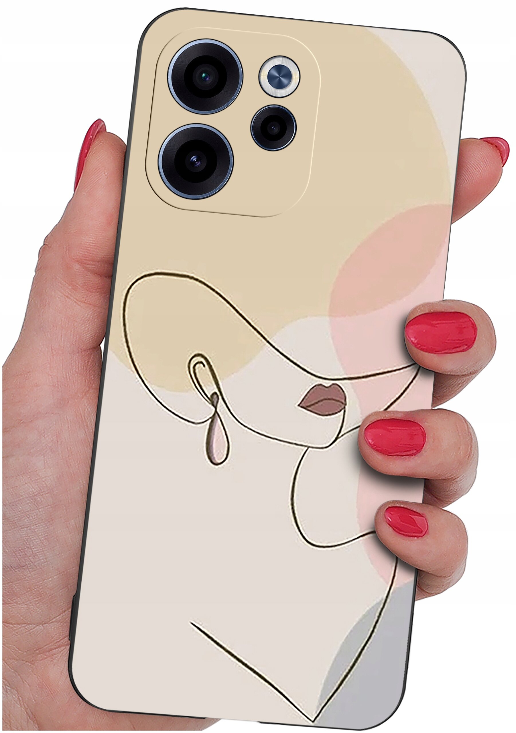 Osoba trzyma telefon z etui przedstawiającym abstrakcyjny rysunek twarzy w pastelowych kolorach. Etui ma wycięcia na trzy obiektywy aparatu i lampę błyskową.