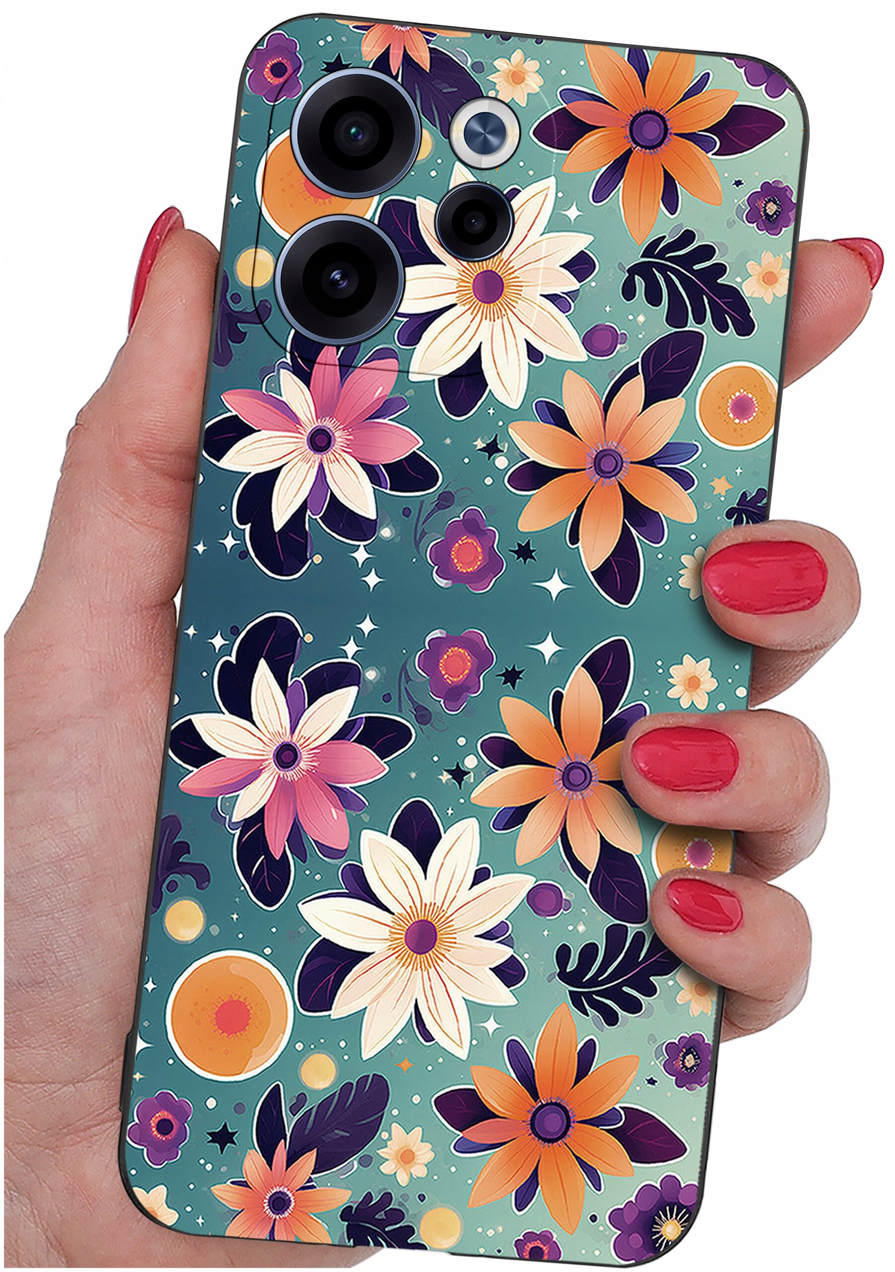 Etui na telefon z kolorowym wzorem kwiatowym, trzymane w dłoni z pomalowanymi na czerwono paznokciami. Etui posiada wycięcia na trzy obiektywy aparatu i lampę błyskową.